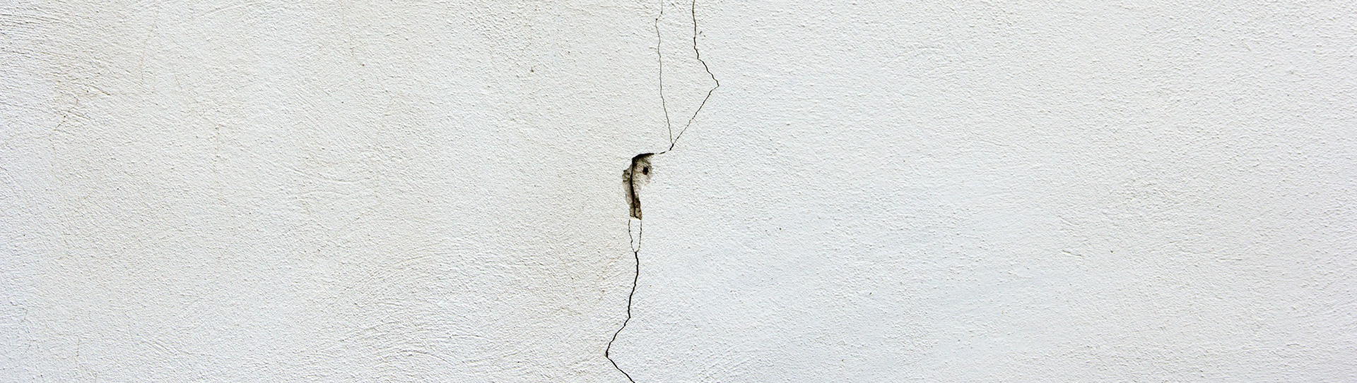 A Look at How to Repair Structural Cracks in Walls