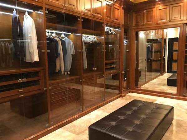 walk in closet