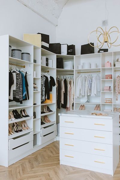 How To Convert a Small Bedroom Into a Walk-In Closet - Mumu and