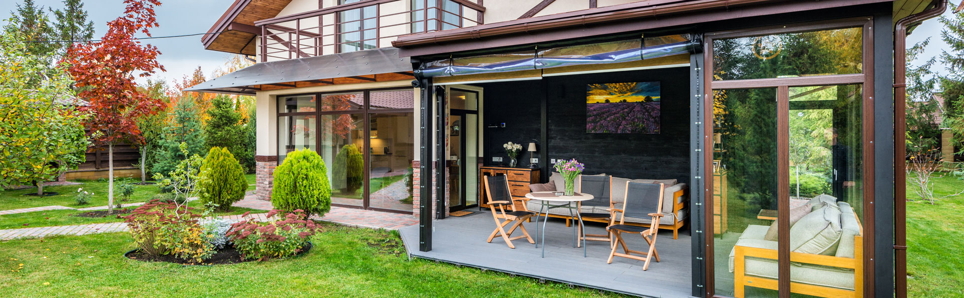 Sunroom vs Screened Porch: Understanding the Differences
