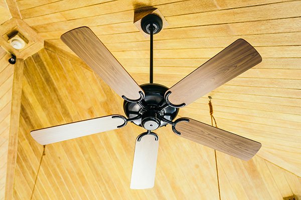 Can A Wobbly Ceiling Fan Fall Off