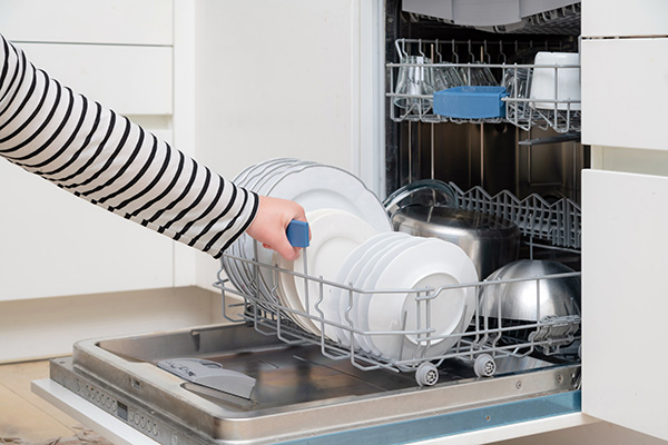 Dishwasher Insulation to Quiet a Cheap Noisy Dishwasher : 3 Steps