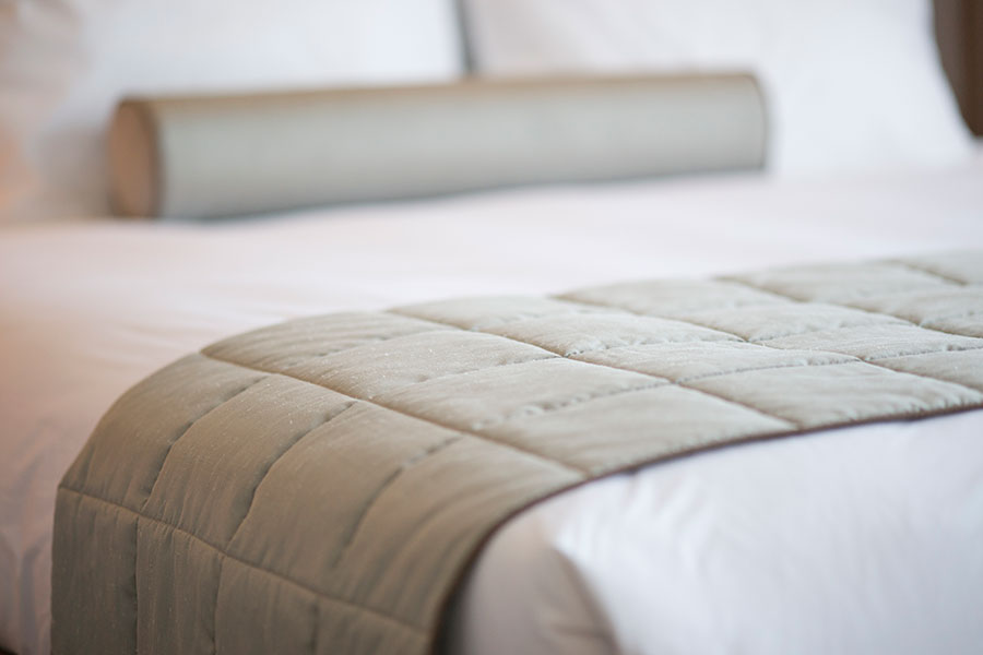 clean bed to avoid pollen allergies