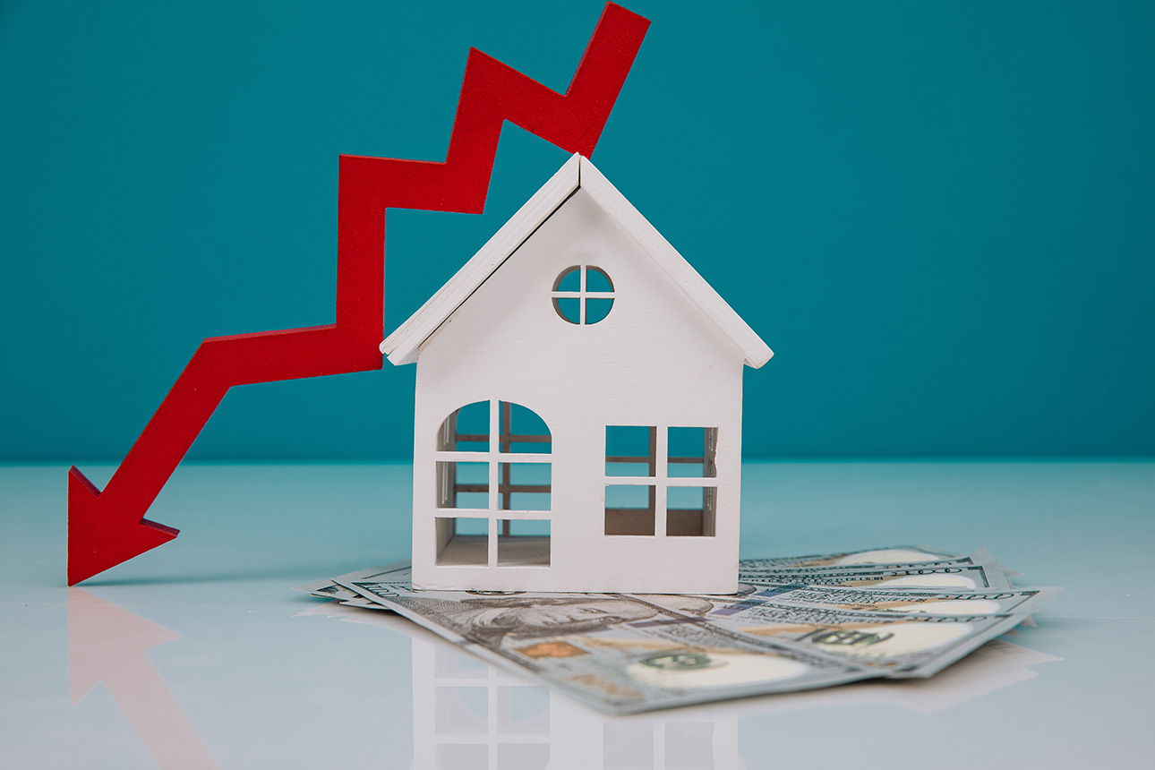 https://content.mykukun.com/wp-content/uploads/2022/07/07222202/buying-a-house-during-a-recession.jpg