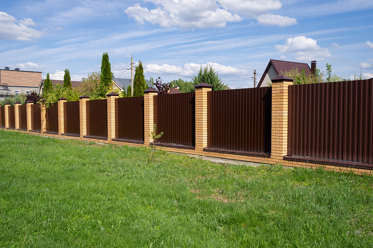 Can My Neighbor Build A Fence On The Property Line 